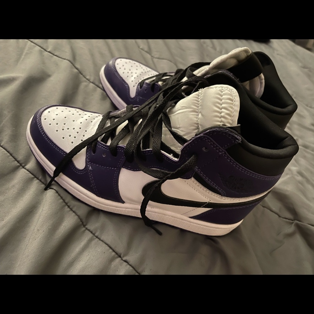 Air Jordan 1 Purple